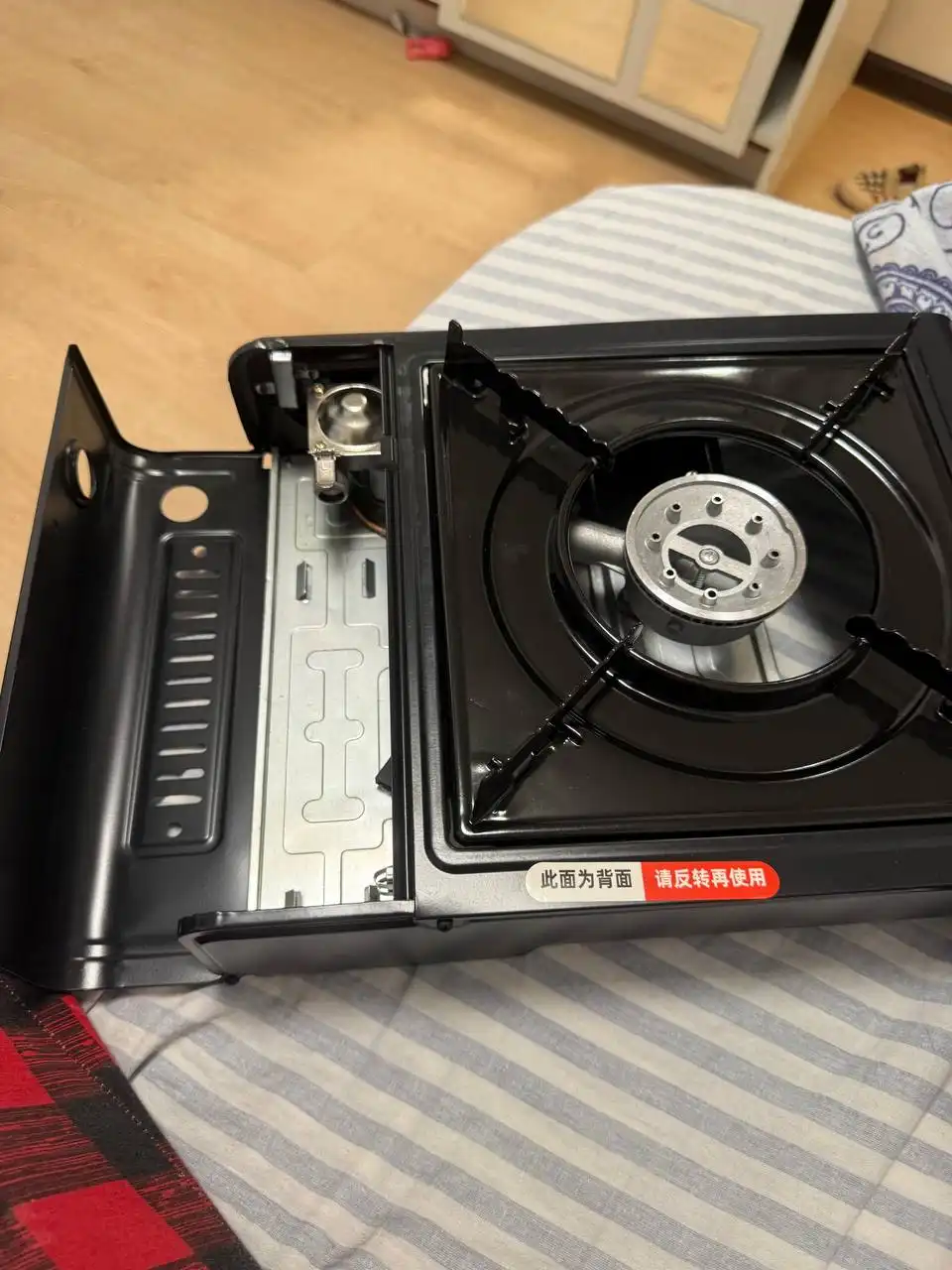 Продажа различных товаров: куртки, газовая плитка, светильник и другое - Барахолка в Балашиха