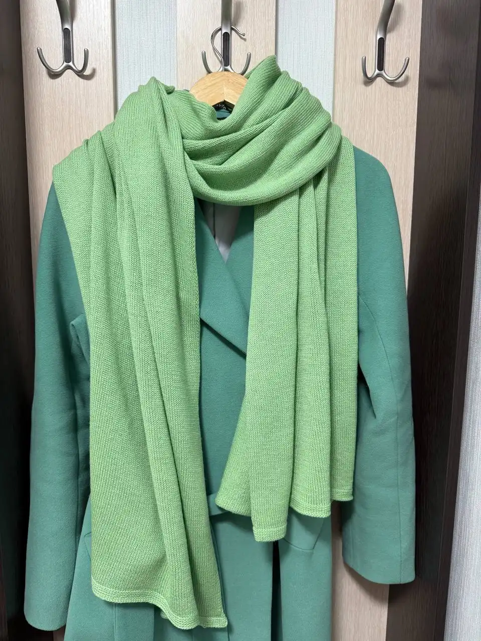 Продам пальто молочного цвета и свяжу косынки, палантины на заказ - Одежда (Барахолка) в Балашиха