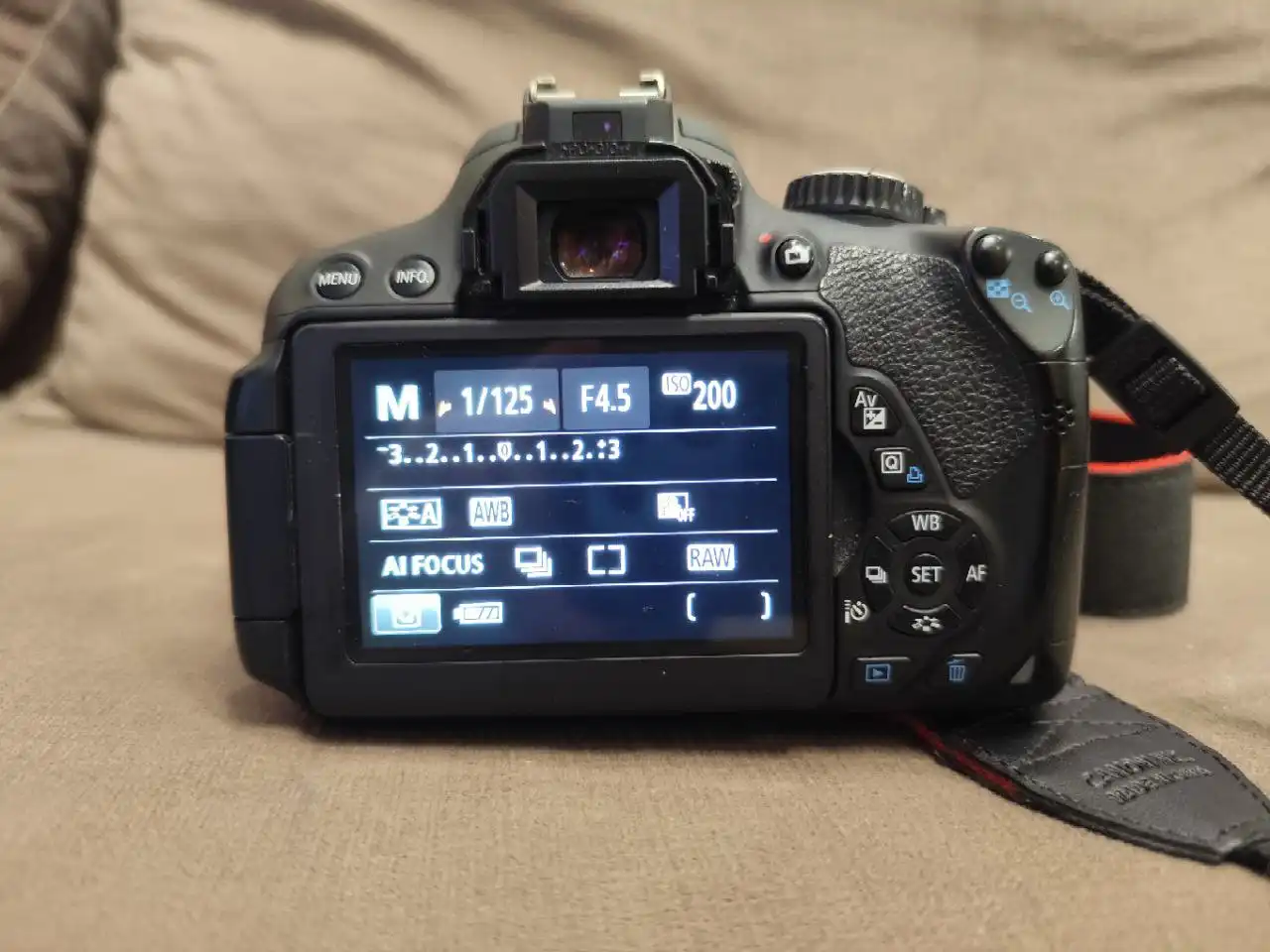 Продажа зеркального фотоаппарата Canon 650D с объективами - Фототехника (Электроника) в Балашиха