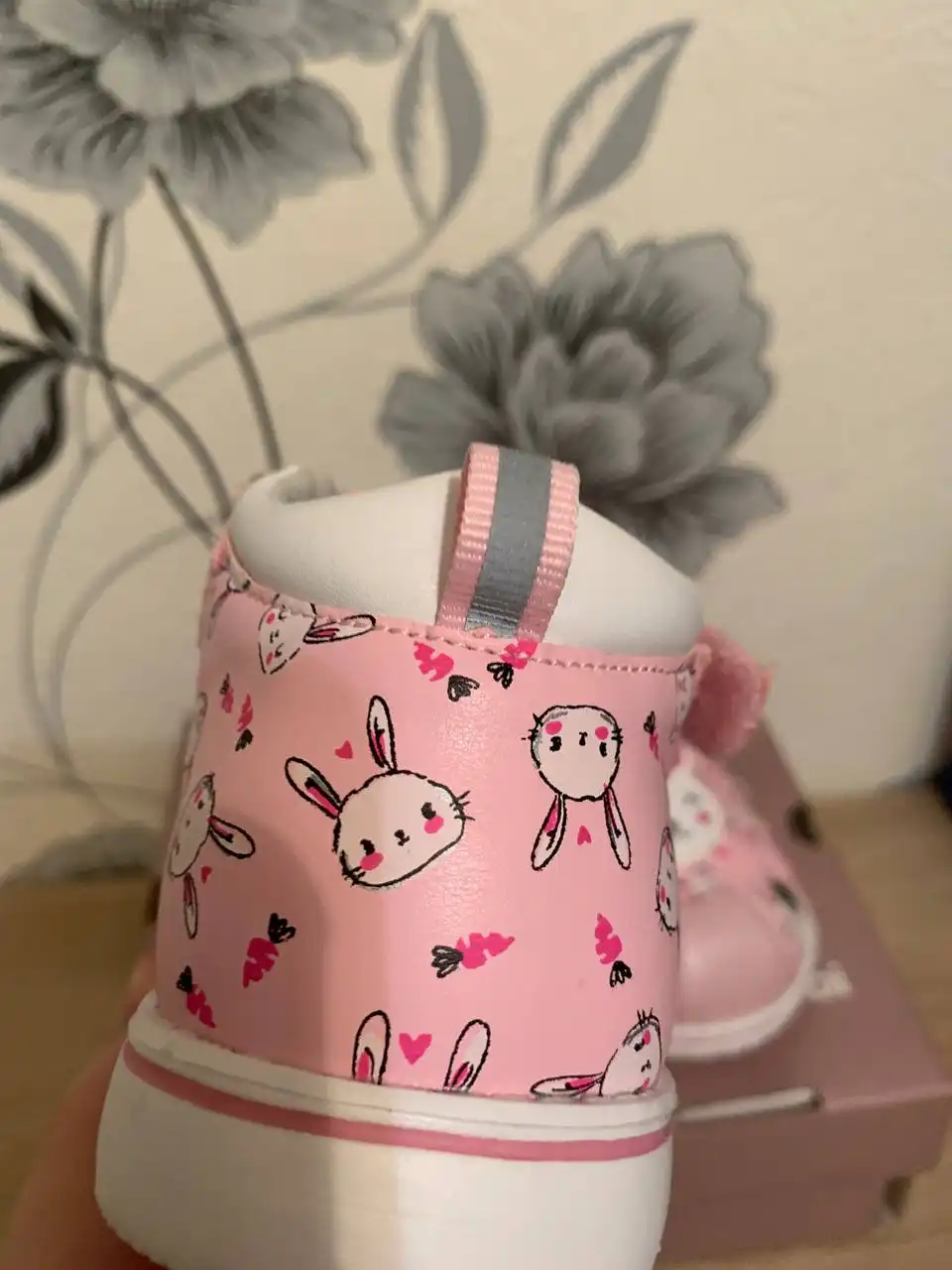 Новые сандали Tombi с зайчатами, размер 23 - Детская обувь (Одежда) в Балашиха