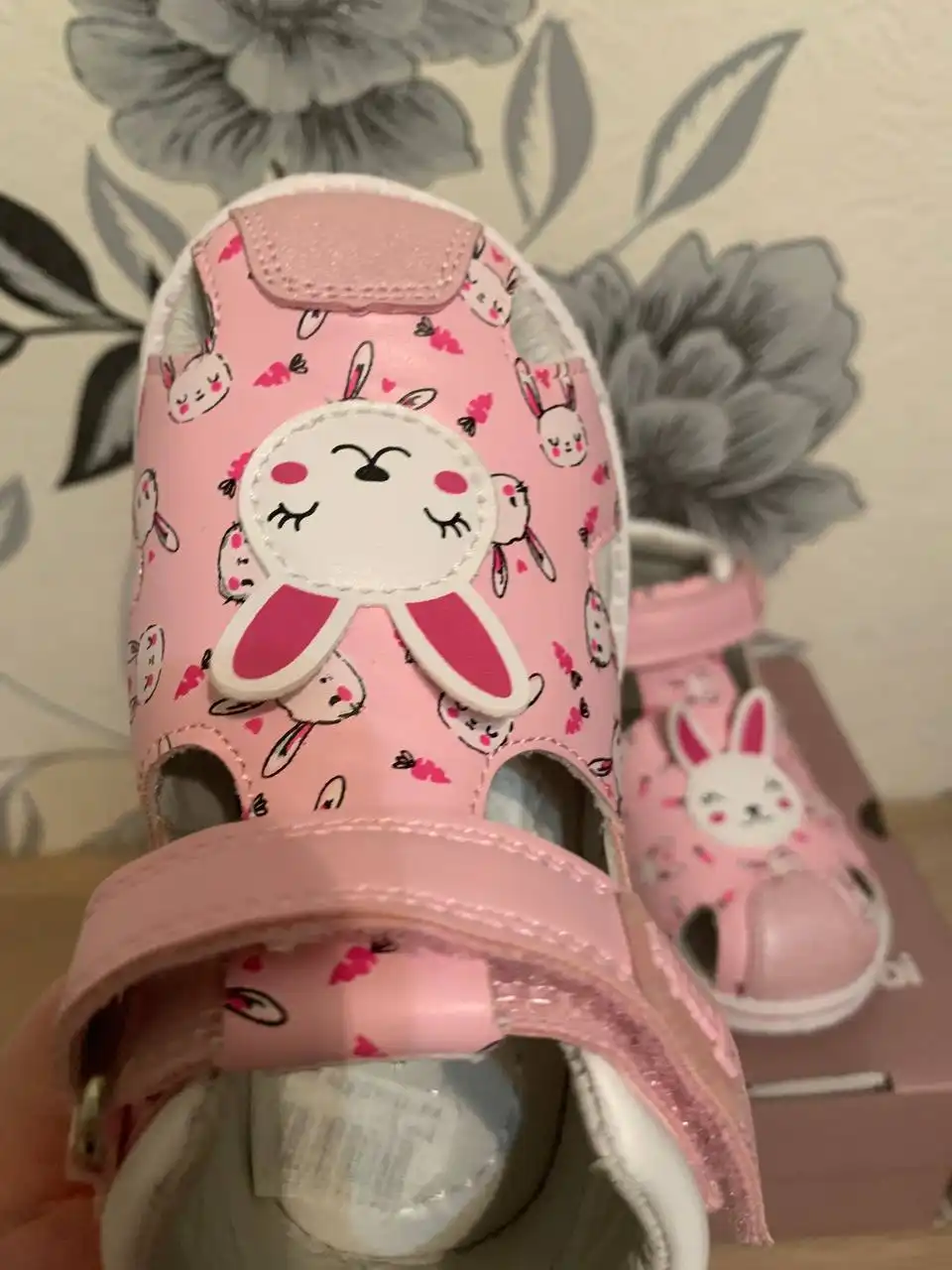Новые сандали Tombi с зайчатами, размер 23 - Детская обувь (Одежда) в Балашиха