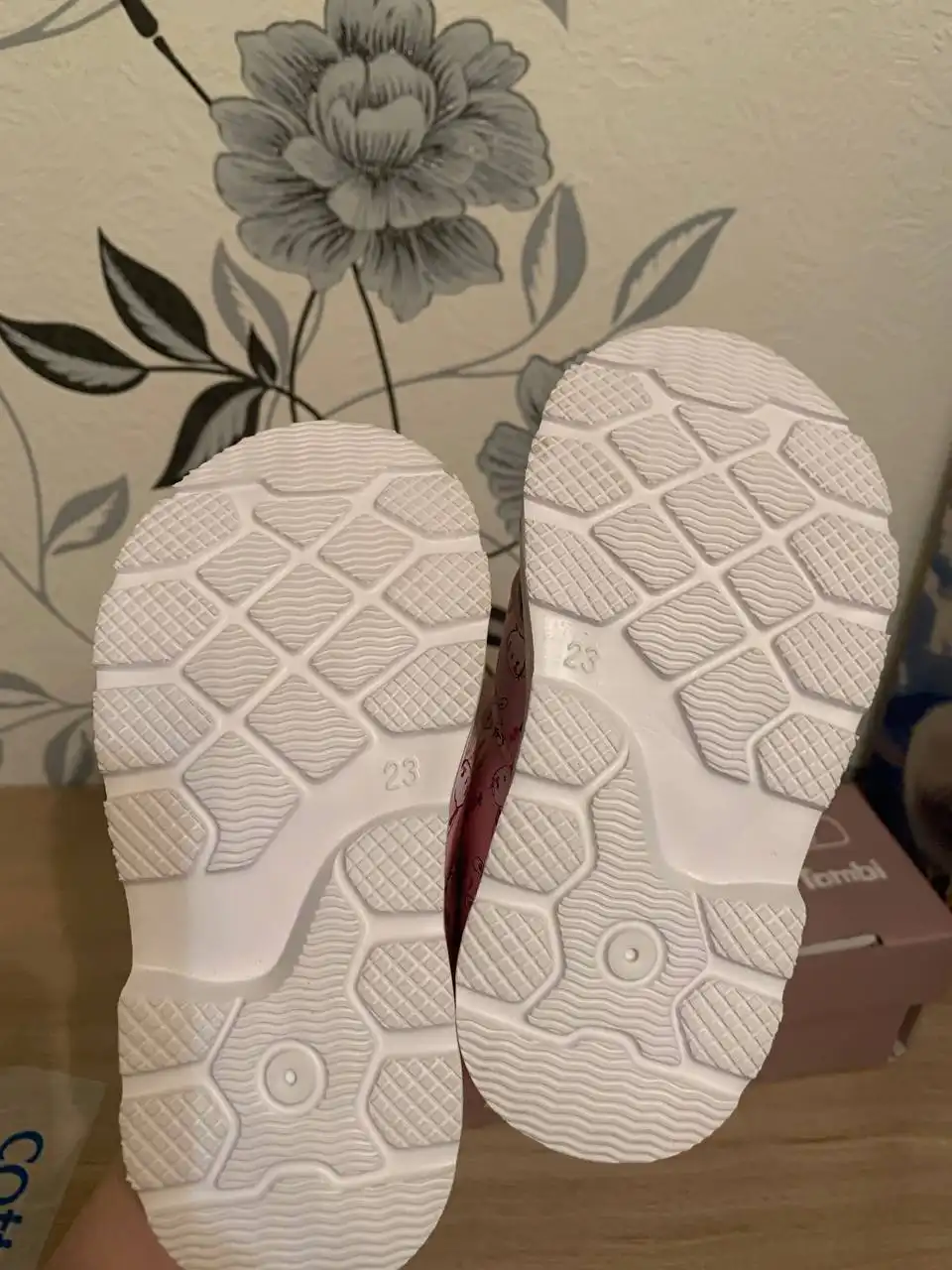 Новые сандали Tombi с зайчатами, размер 23 - Детская обувь (Одежда) в Балашиха