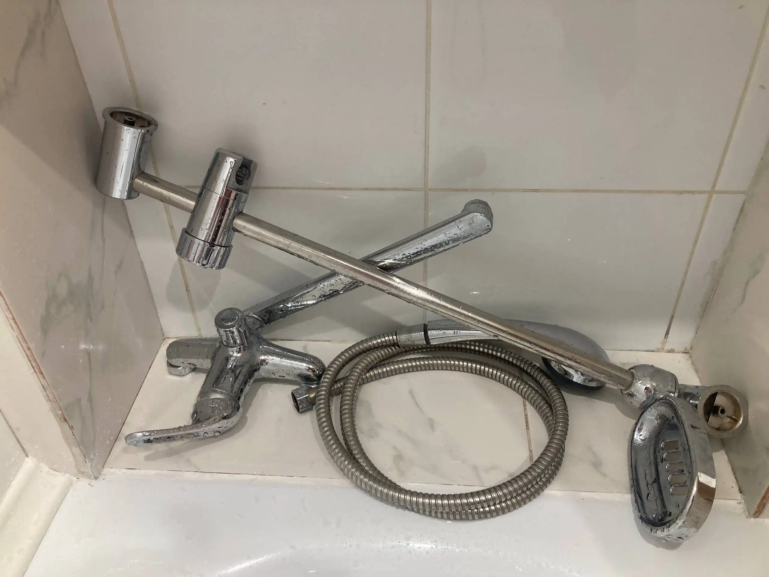 Продам компьютерное кресло и сантехнику - Мебель и сантехника (Барахолка) в Балашиха