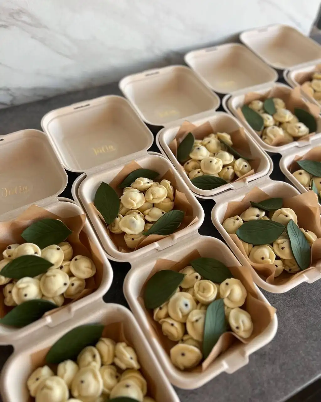 Подарки к 23 февраля: бенто торты, шоколадные наборы, капкейки - Хобби и отдых в Балашиха