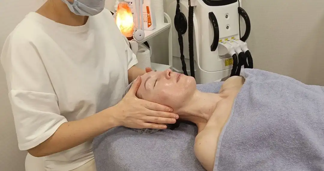 Эффективный массаж лица в 5 техниках с проработкой зон - Косметология (Услуги) в Балашиха