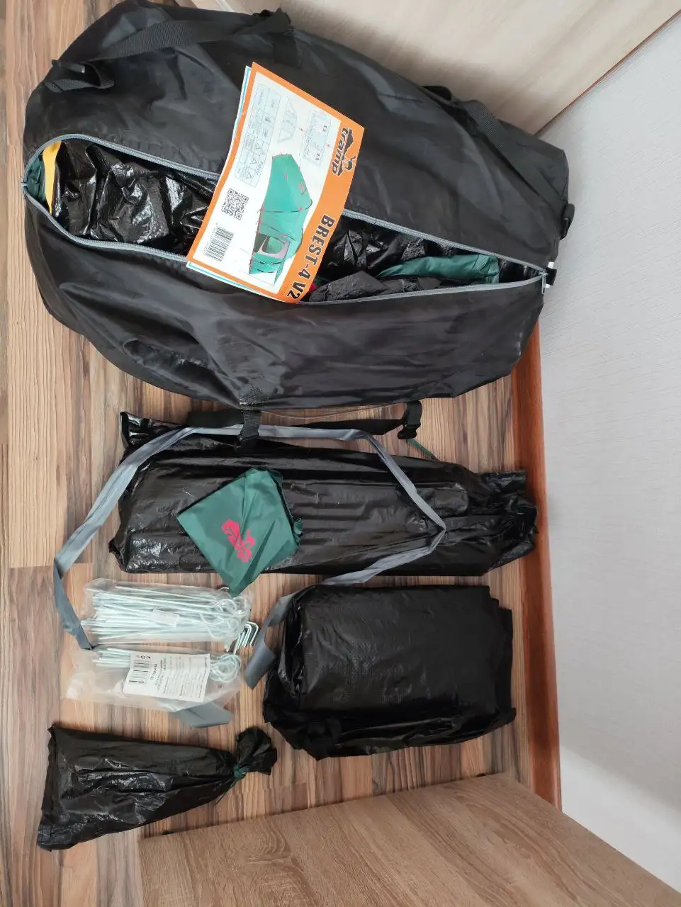 Продажа стойки для одежды, тумбы под телевизор и палатки 4-местной - Барахолка в Балашиха