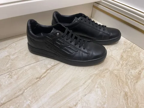 Кеды Emporia Armani оригинальные б/у - Костюмы в Балашиха