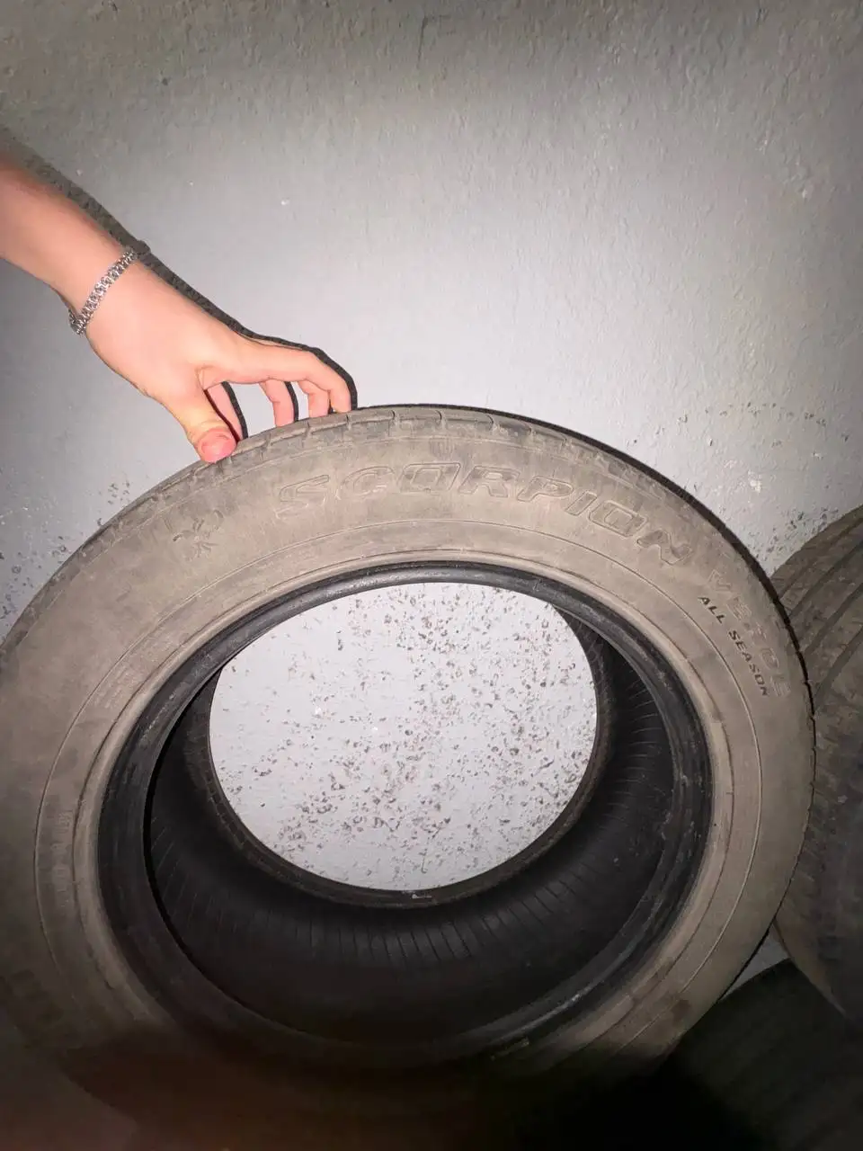 Продажа 4 летних покрышек Pirreli Scorpion Verde All 215/60 R17 - Шины и диски (Запчасти) в Балашиха