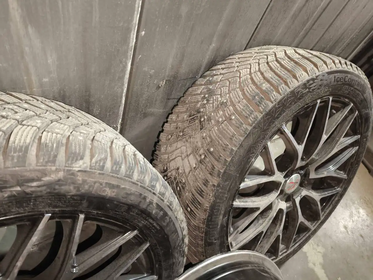 Резина Континенталь Айс Контакт 3 235/45/18 - Шины и диски (Авто) в Балашиха
