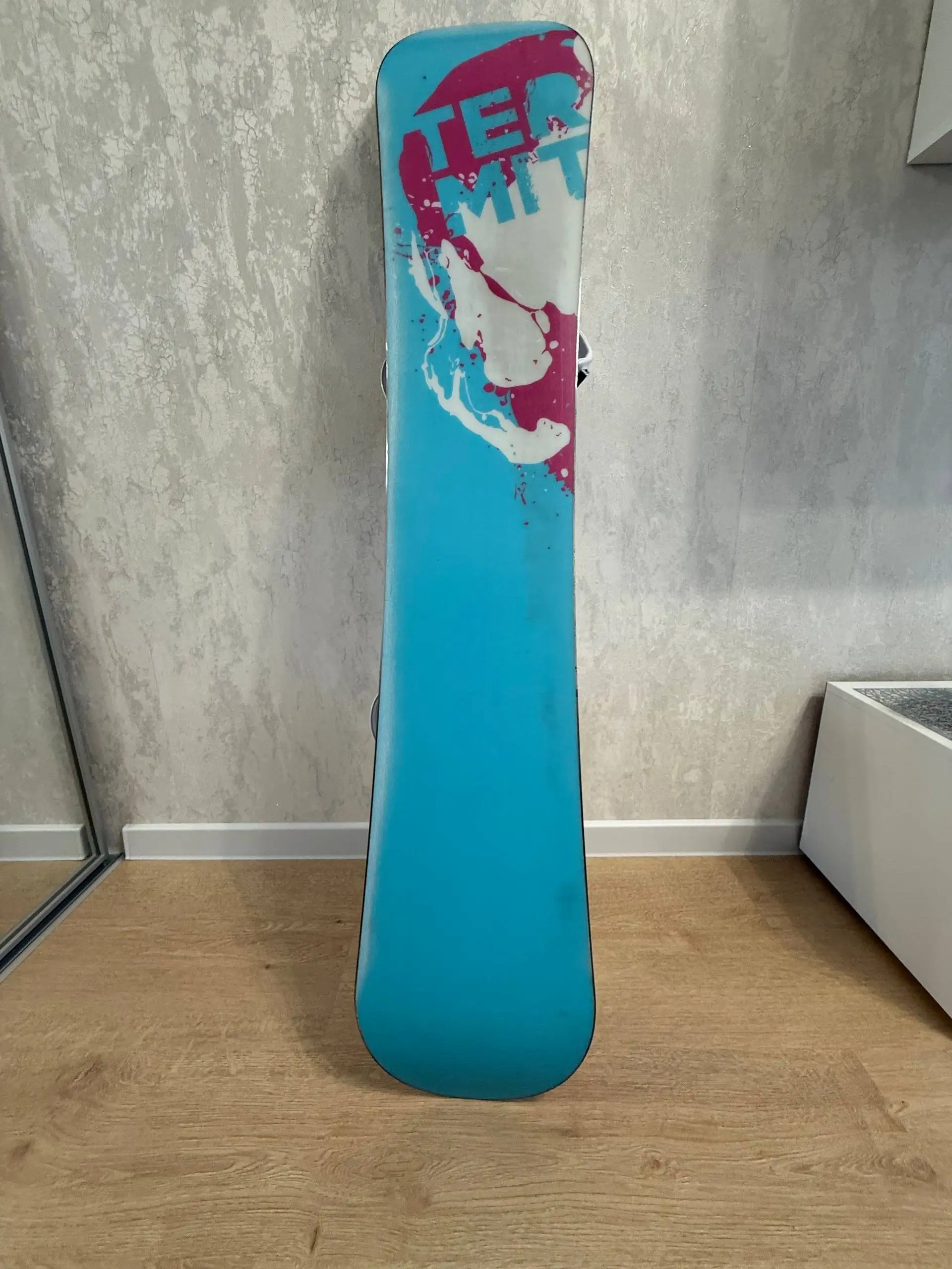 Продажа сноубордов с креплениями и ботинками - Зимние виды спорта (Хобби и отдых) в Балашиха