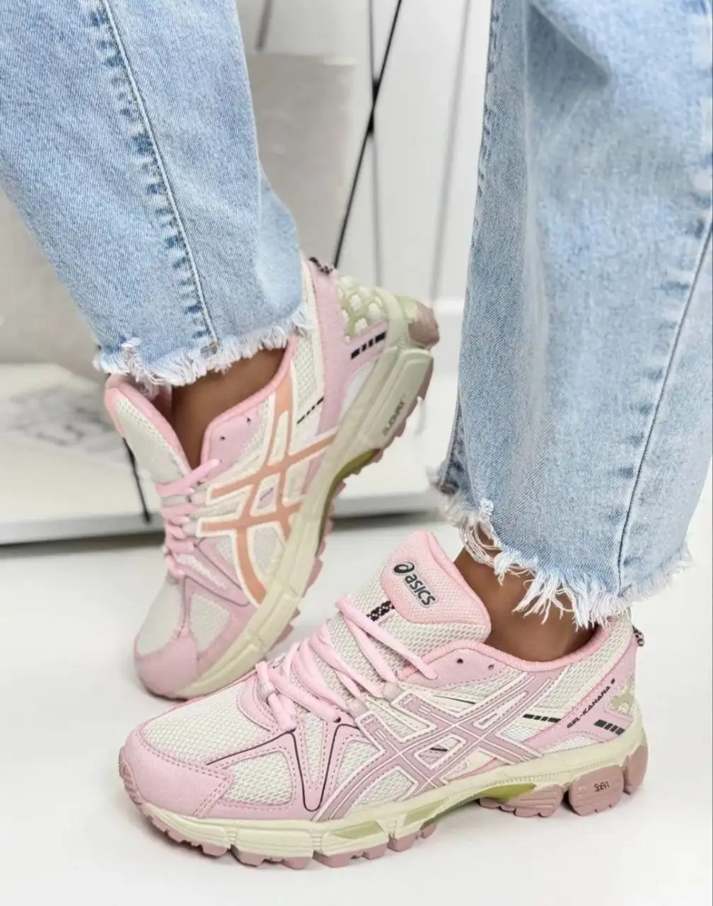 Женские кроссовки розового цвета - Обувь (Одежда) в Балашиха