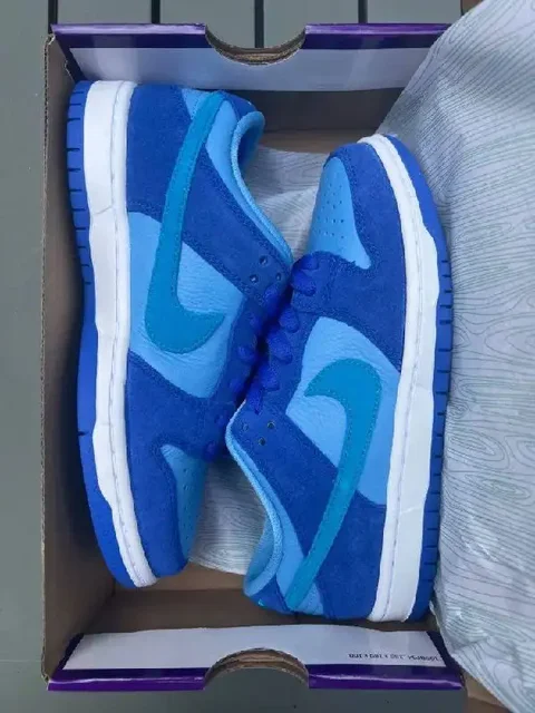 Кроссовки на весну различных расцветок, новое с биркой - Джемперы в Балашиха