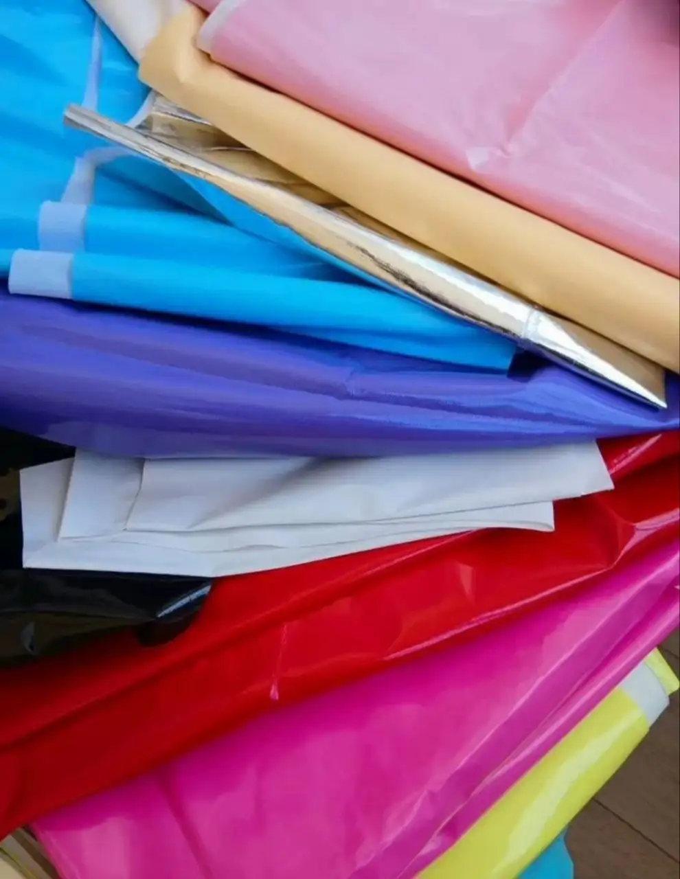 Остатки ткани "лаке" (лакированная ткань на трикотаже) - Барахолка в Балашиха