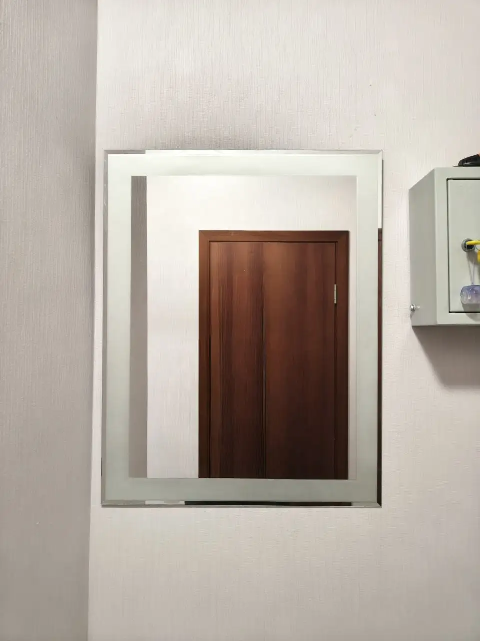 Настенное зеркало 68х53.5 см - Зеркала (Барахолка) в Балашиха