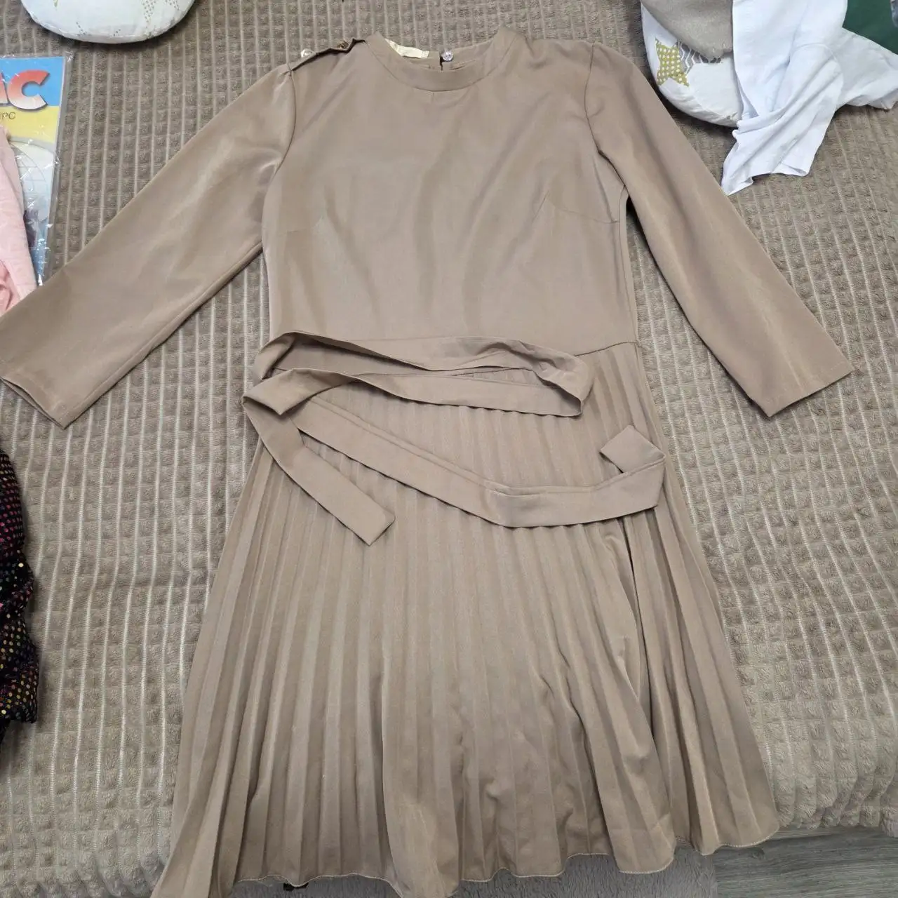 Продажа новых товаров: одежда, электроника, книги, косметика - Барахолка в Балашиха