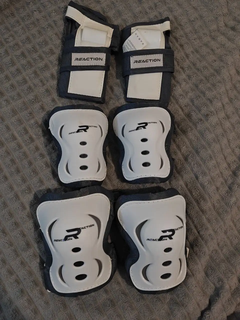 Защита для катания на роликах размер М - Спорт и активный отдых (Хобби и отдых) в Балашиха