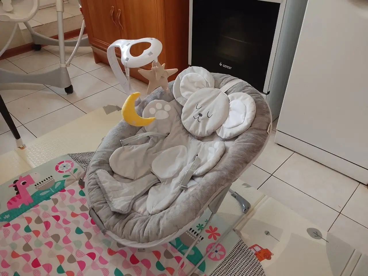 Детский шезлонг с мобилем и вибрацией - Детские товары (Барахолка) в Балашиха