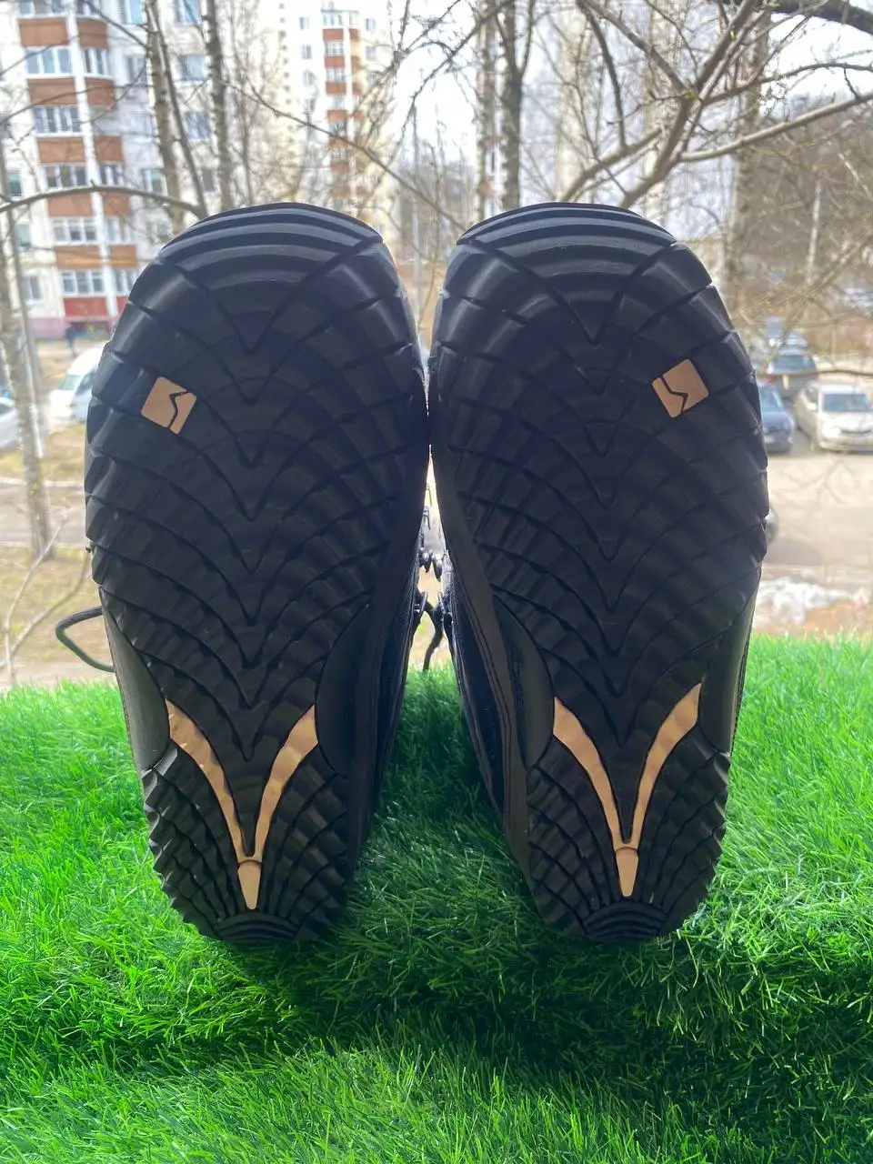 Продажа статуэтки, ботинок, сабельной пилы и краскопульта - Барахолка в Балашиха