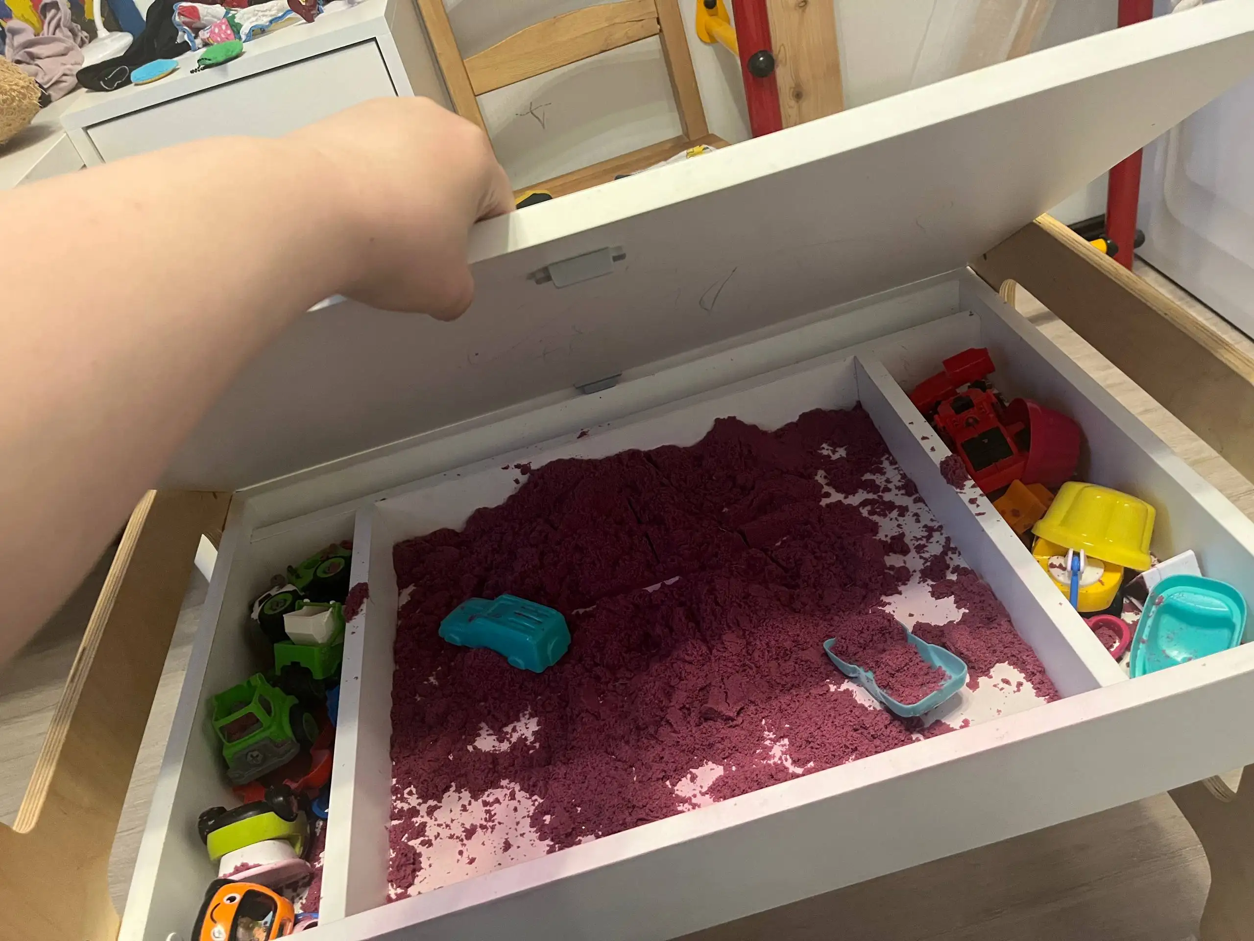 Стол детский с кинетическим песком - Детская мебель (Товары для детей) в Балашиха