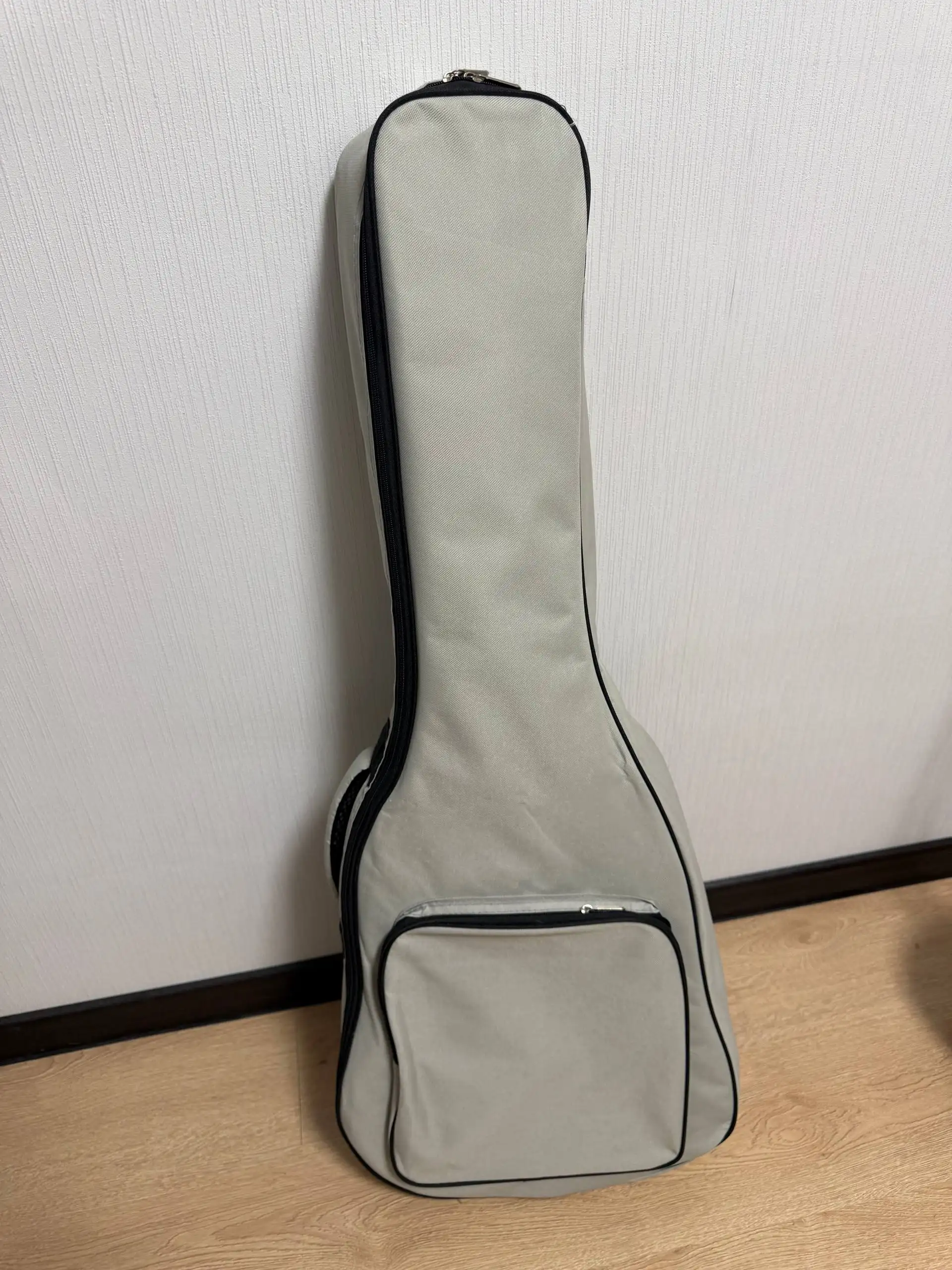 Продам гитару с чехлом и тюнером - Музыкальные инструменты (Хобби и отдых) в Балашиха