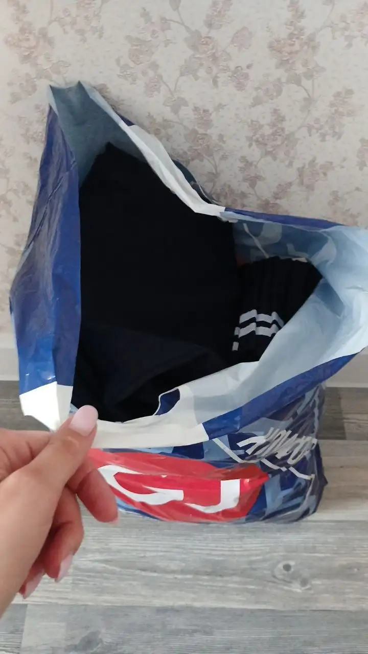 Продам школьную форму для девочки, размер 122-128, цвет темно-синий - Одежда (Барахолка) в Балашиха