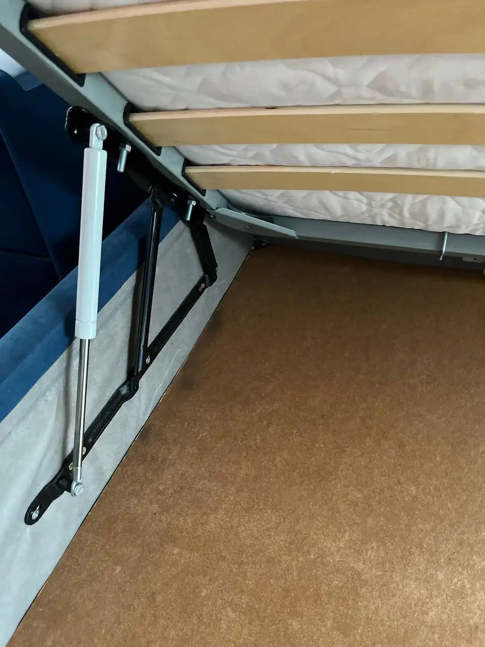 Продам кровать + матрас 180x200 - Мебель (Для дома и дачи) в Балашиха