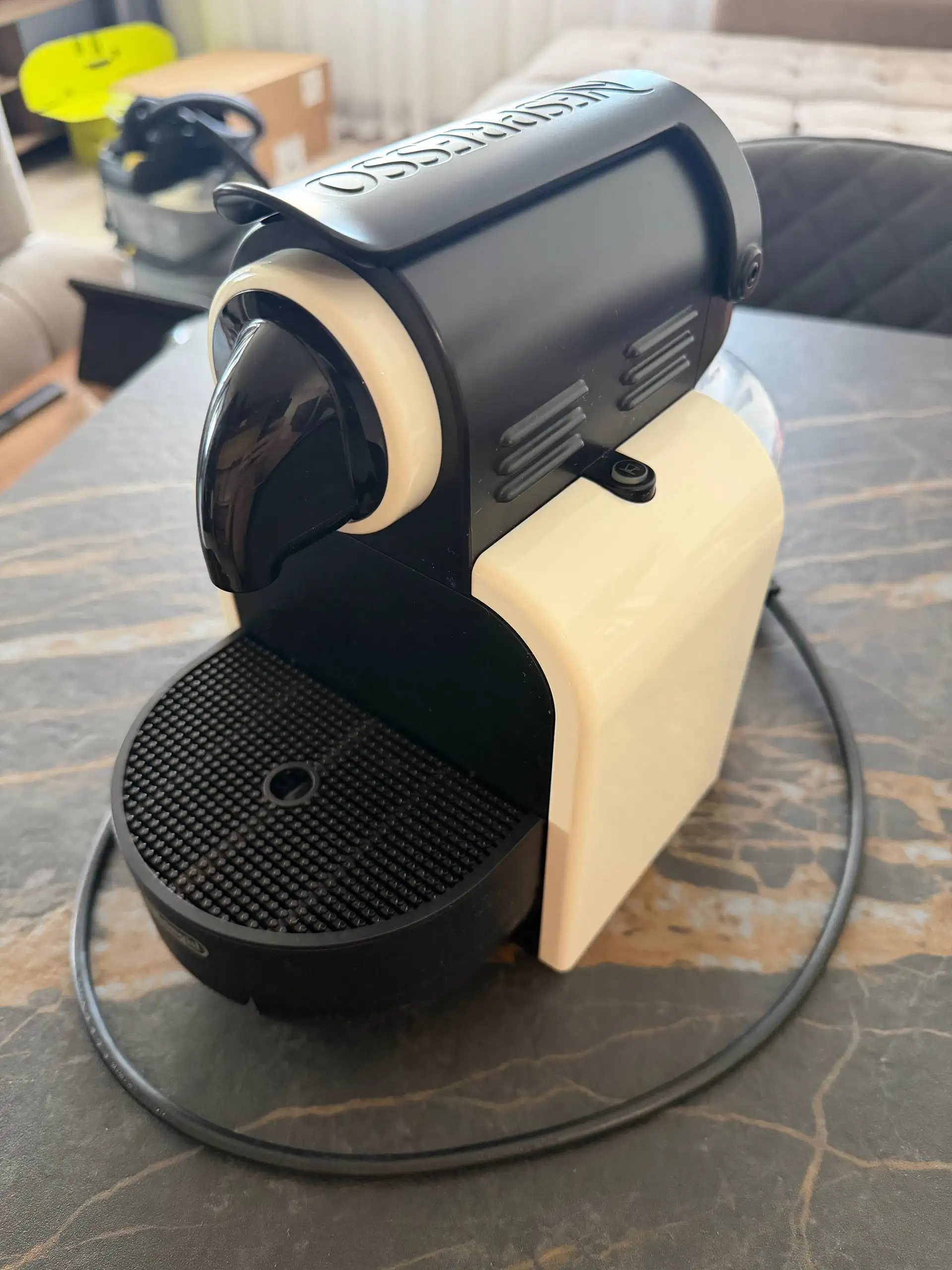 Капсульная кофемашина DeLonghi EN 97.W - Кофемашины (Электроника) в Балашиха