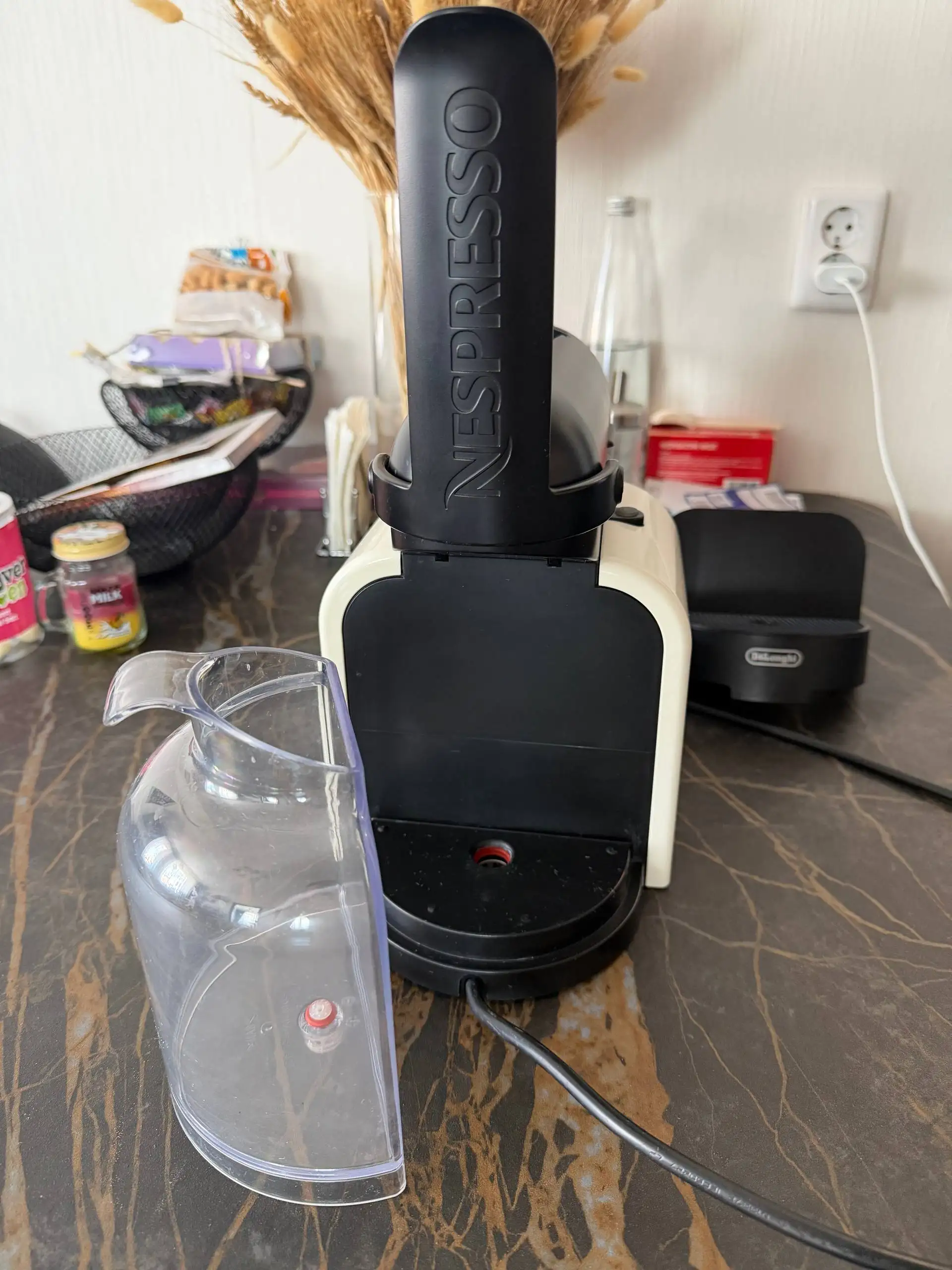 Капсульная кофемашина DeLonghi EN 97.W - Кофемашины (Электроника) в Балашиха