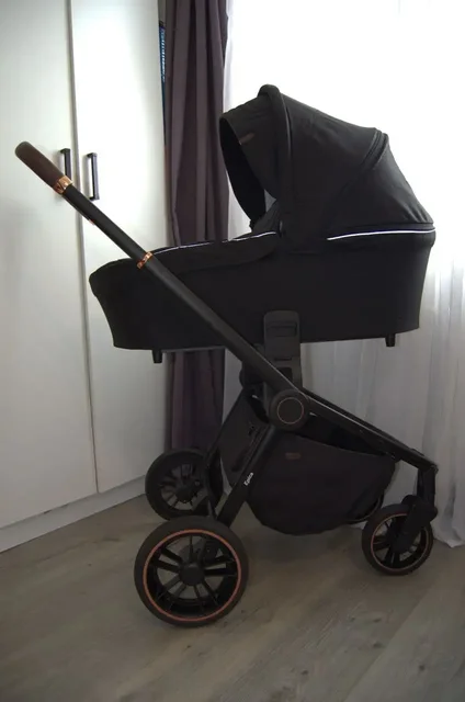 Продам коляску Carrello Epica 2 в 1 - Коляски в Балашиха