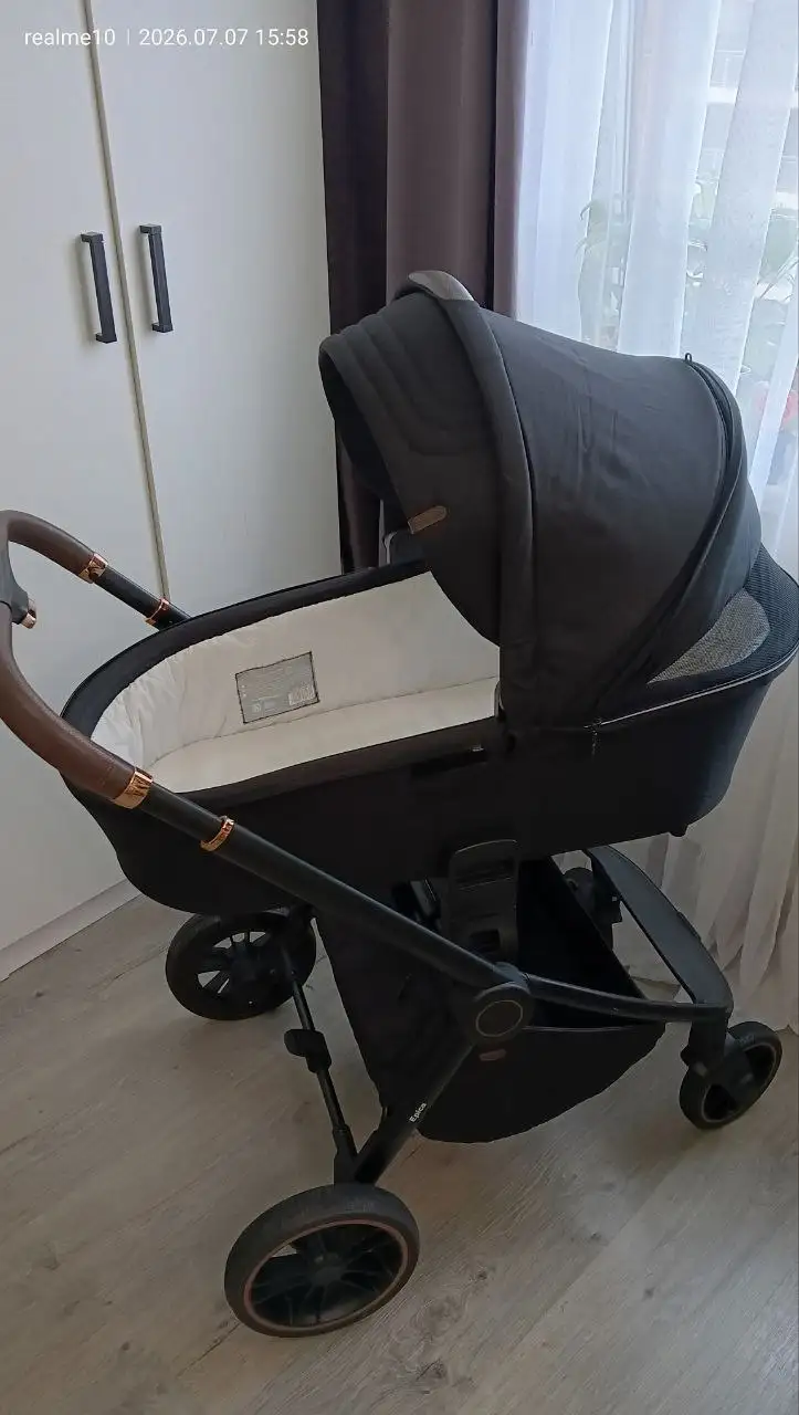 Продам коляску Carrello Epica 2 в 1 - Коляски (Товары для детей) в Балашиха