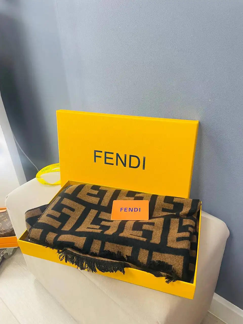 Кашемировый шарф Fendi