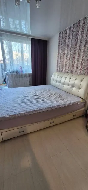Продам двухспальную кровать с матрасом - Для дома и дачи в Владивосток