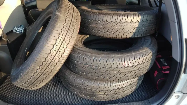 Продам всесезонные шины DUNIOP GRANDTREK AT20 195/80/15 - Авто в Владивосток