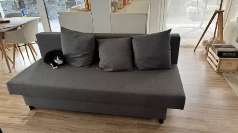 Продаю или отдаю диван в хорошем состоянии - Барахолка в Владивосток