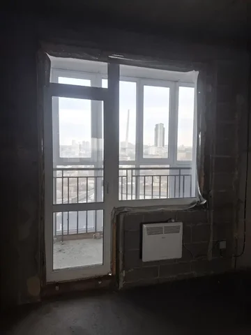 Продам пластиковую дверь и окно - Шторы в Владивосток