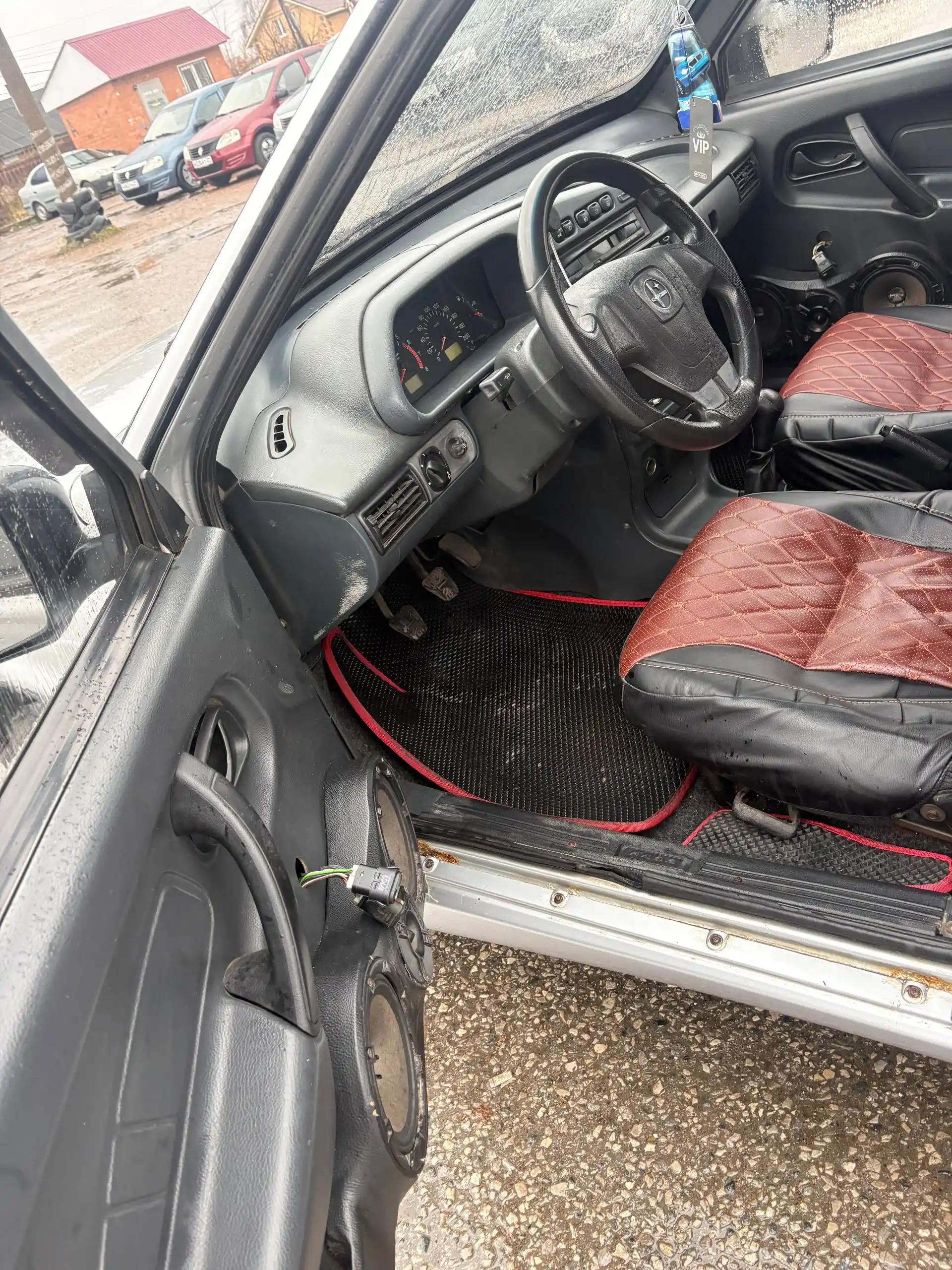 ВАЗ 2114 2011 года