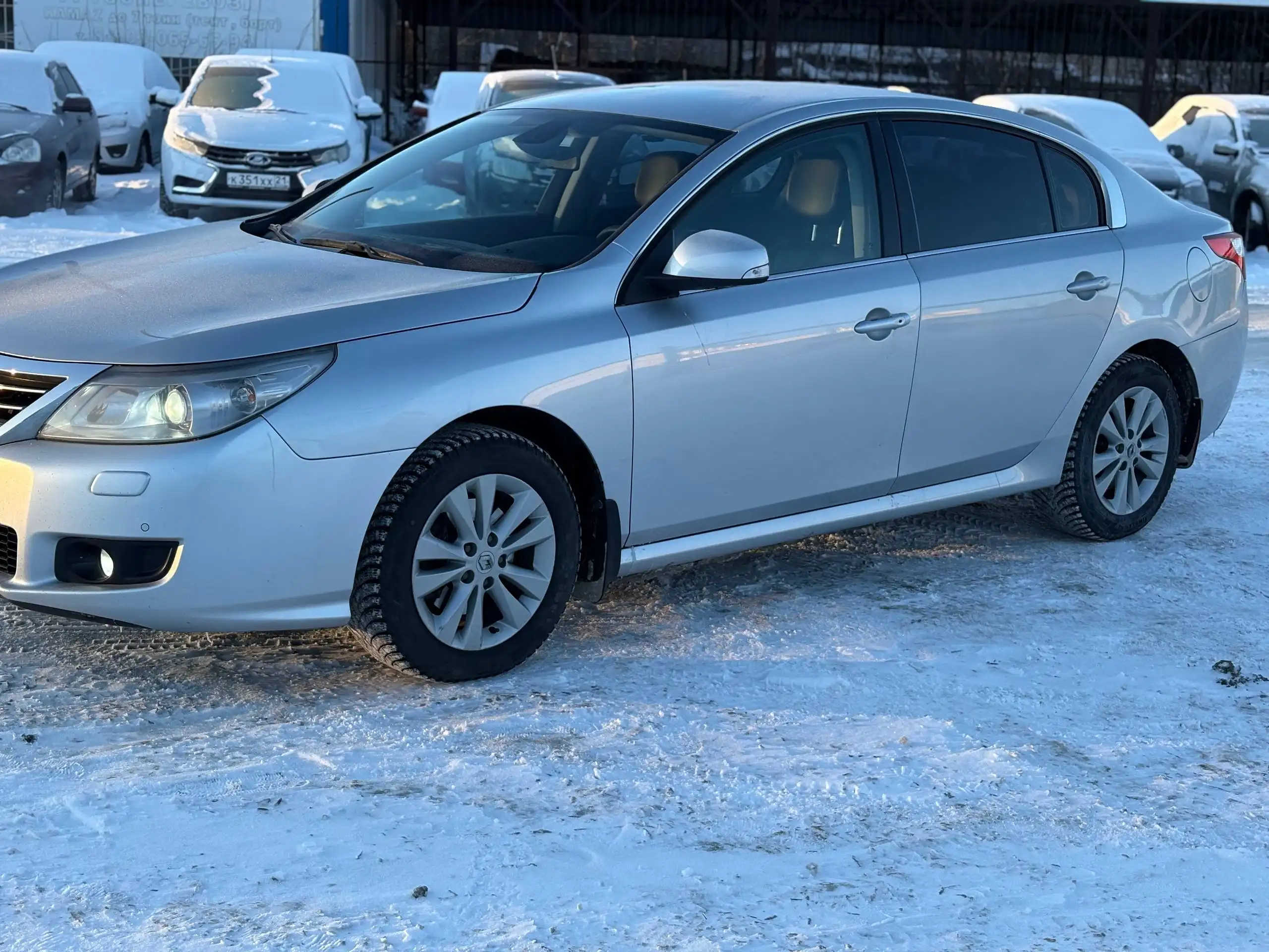 Renault Latitude 2011 года в отличном состоянии