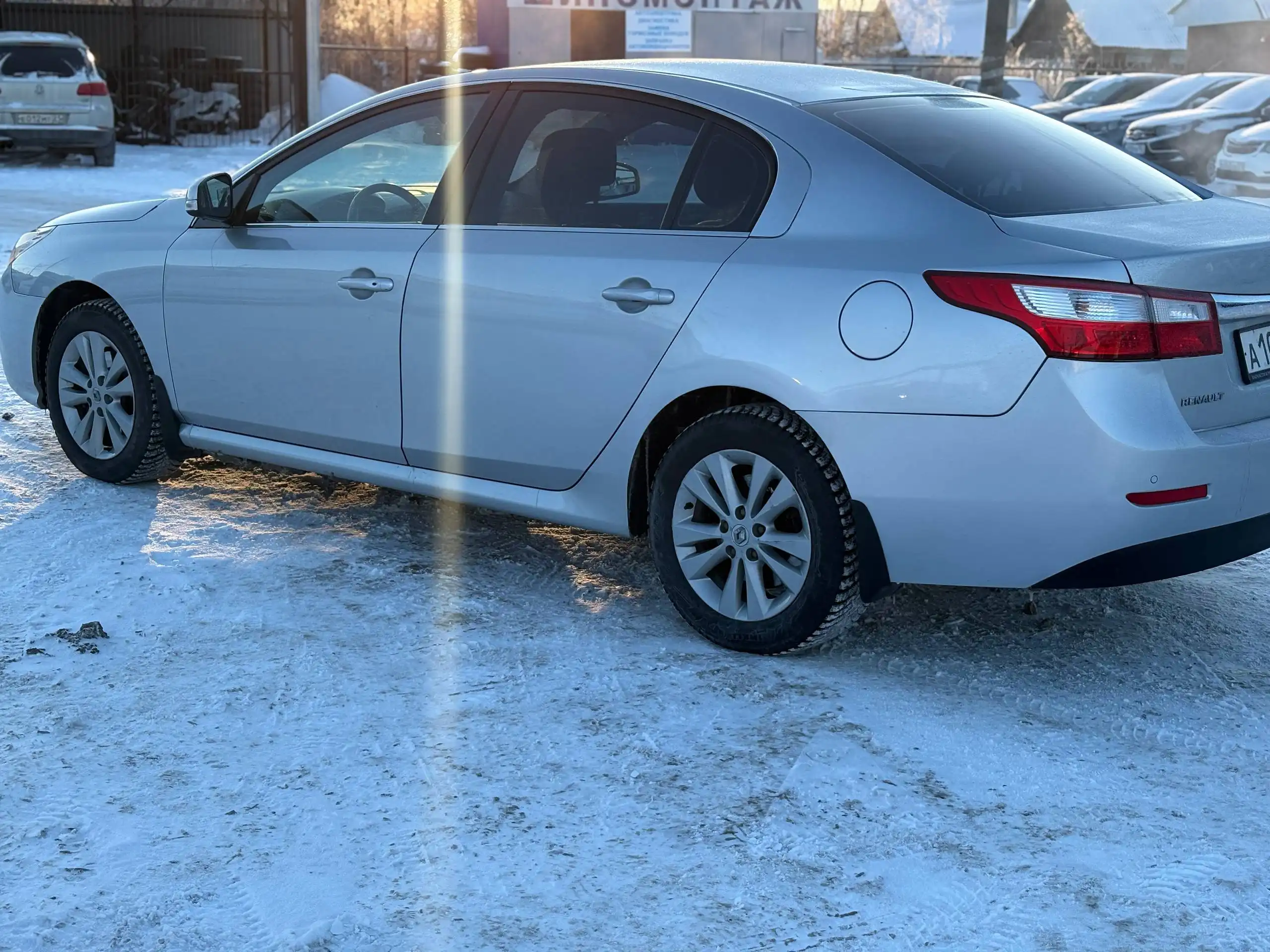 Renault Latitude 2011 года в отличном состоянии