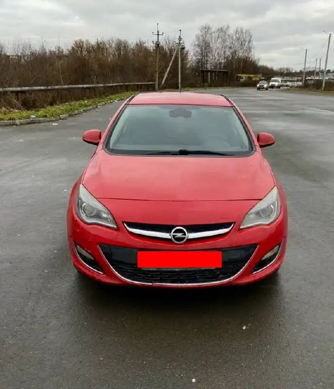 Opel Astra J 2013 года