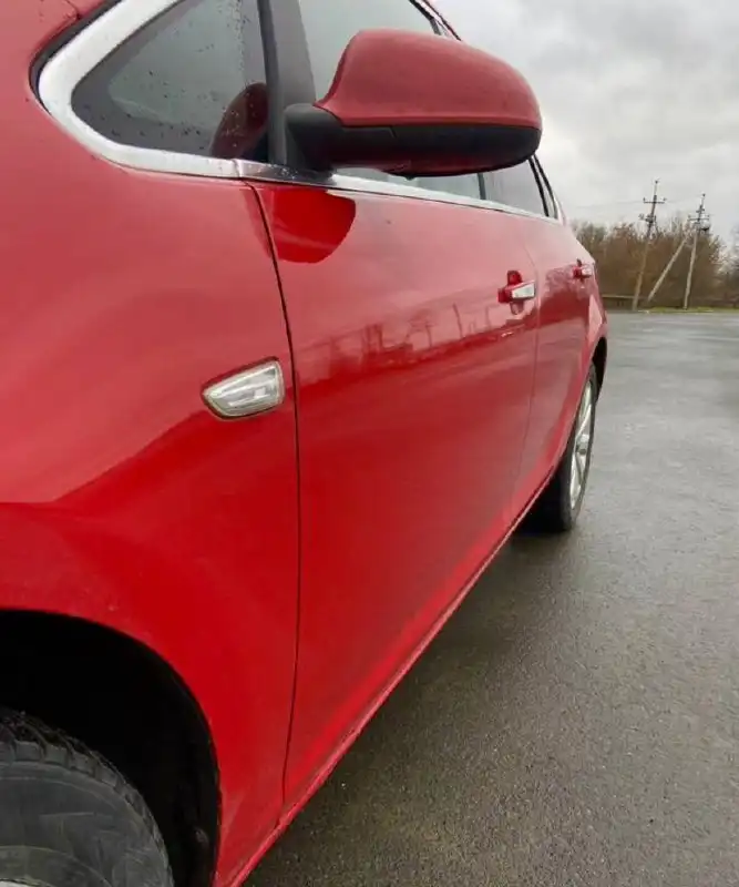 Opel Astra J 2013 года