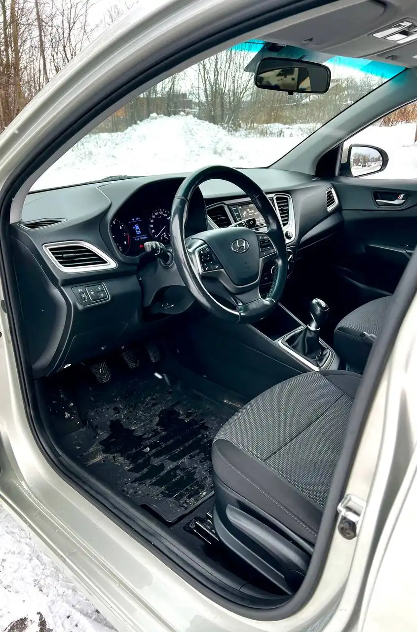 Hyundai Solaris 2019, 1.6 механика, пробег 151000 км