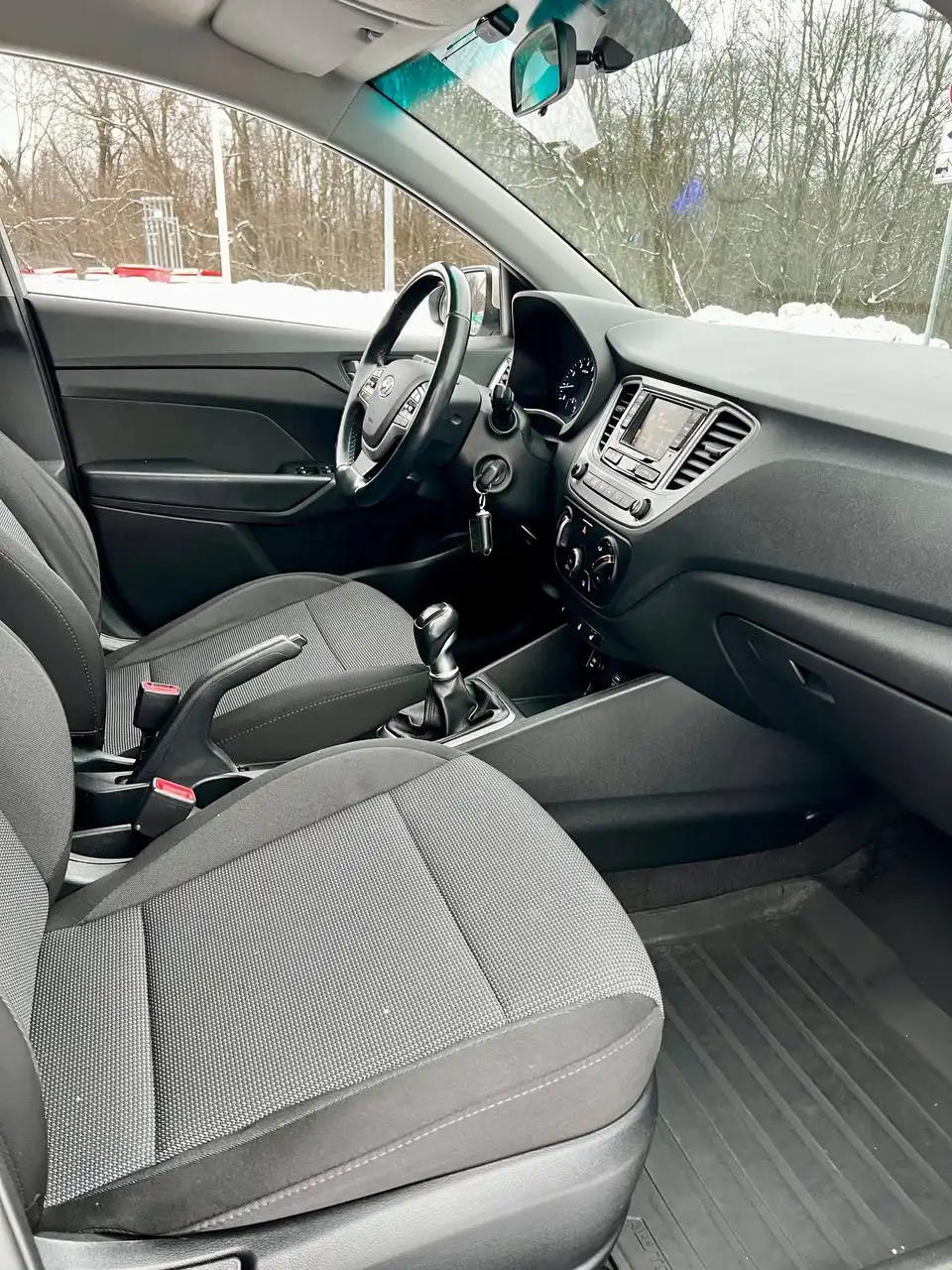 Hyundai Solaris 2019, 1.6 механика, пробег 151000 км