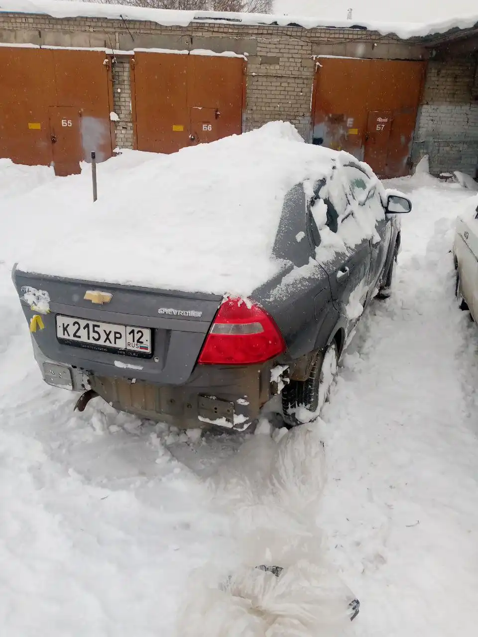 Chevrolet Aveo 2011 года, не на ходу, нужен двигатель