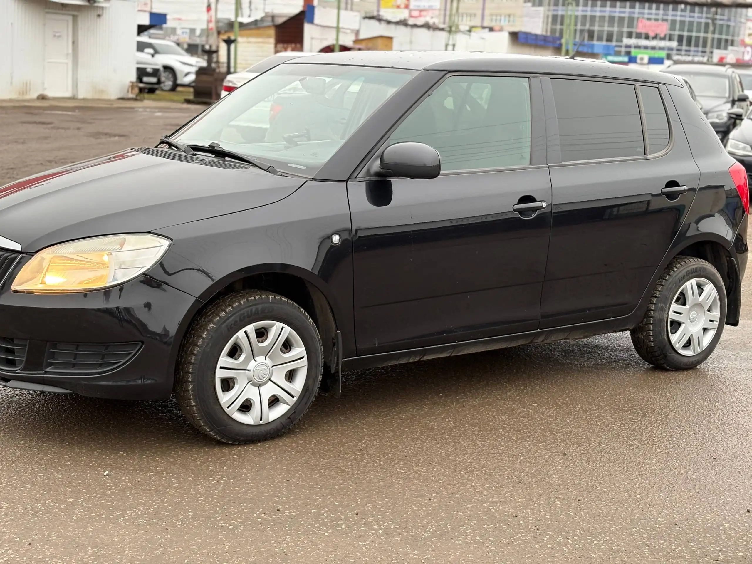 Skoda Fabia 2013 года в отличном состоянии