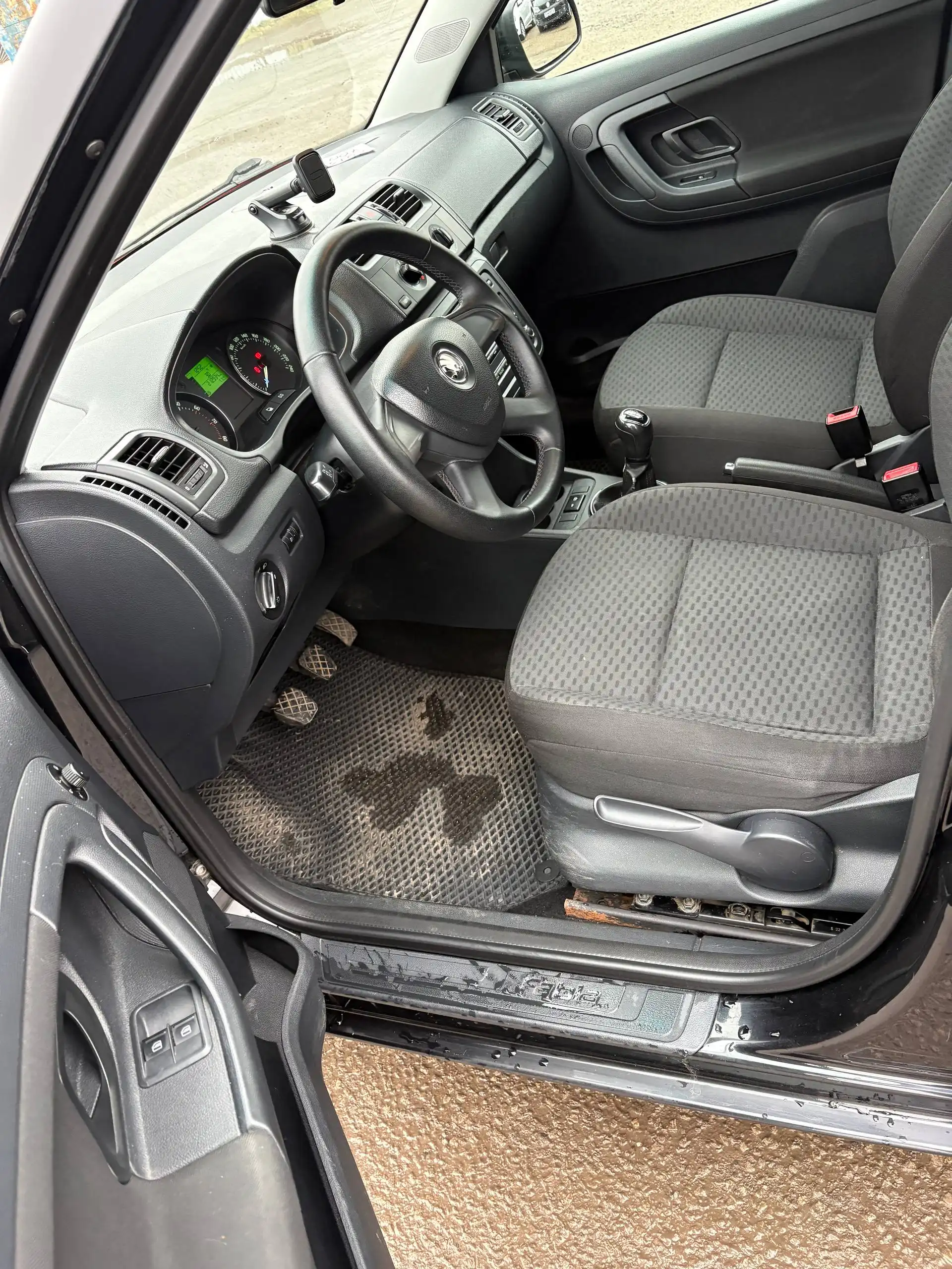 Skoda Fabia 2013 года в отличном состоянии