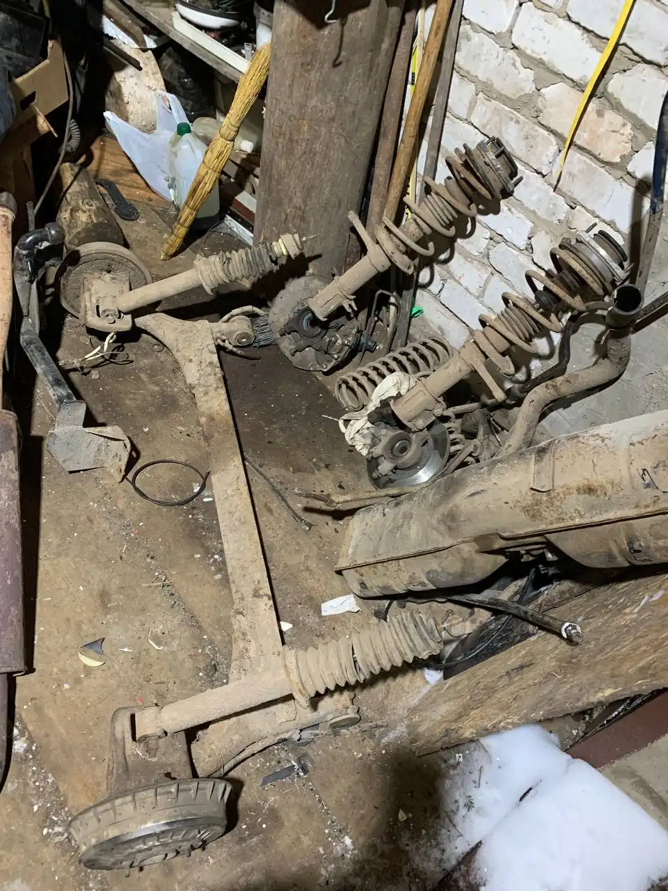 Запчасти для автомобилей ВАЗ 2110-12 - Автозапчасти (Запчасти) в Йошкар-Ола