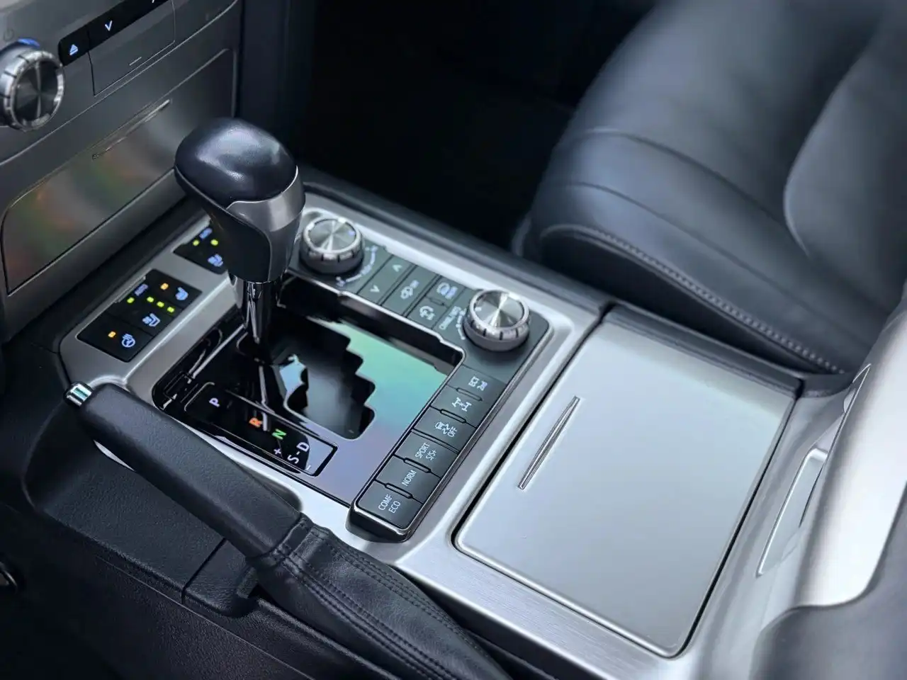 Toyota Land Cruiser 200 2019 в идеальном состоянии - Внедорожники (Авто) в Йошкар-Ола