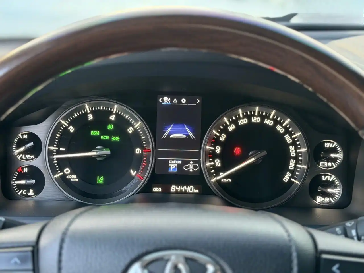 Toyota Land Cruiser 200 2019 в идеальном состоянии - Внедорожники (Авто) в Йошкар-Ола