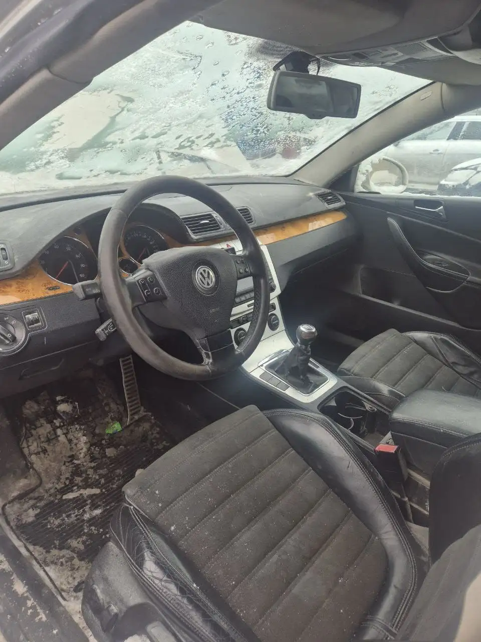 Volkswagen Passat 2005 - Авто в Москва