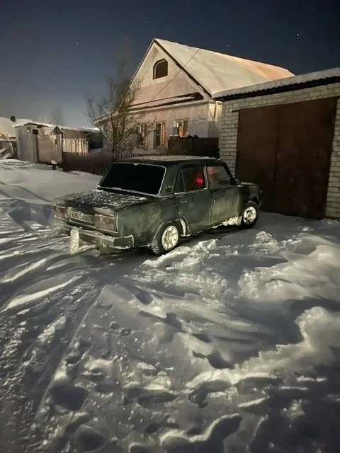 Продам ВАЗ 2107 2006 года - Диски и шины в Йошкар-Ола